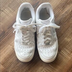 Nike Women’s Air Force 1 “07 SE”